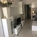 Apartman Flores Garden M