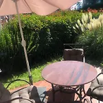 Flores Garden M Apartman
