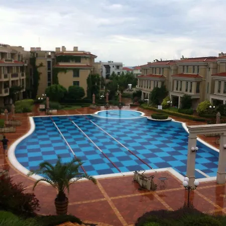 Flores Garden M Apartman *